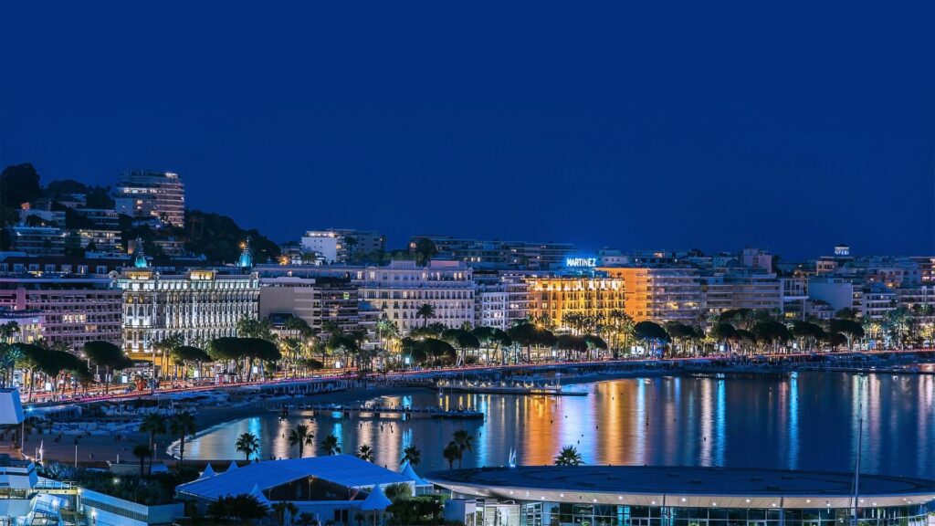 Palais des Festivals et des Congres, localizado no calçadão da Croisette.